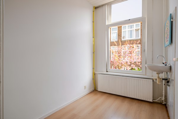 Medium property photo - Hendrik van Deventerstraat 158, 2563 XZ Den Haag